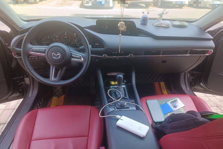 Used Mazda 3 Axela 2021 2.0L Automatic ZhiXuan Edition Center Console