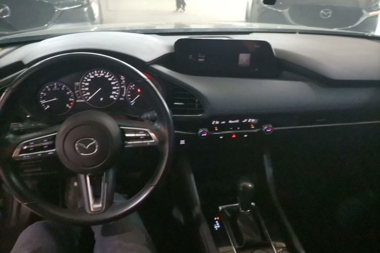 Used Mazda 3 Axela 2021 2.0L Automatic Zhiya Edition Center Console