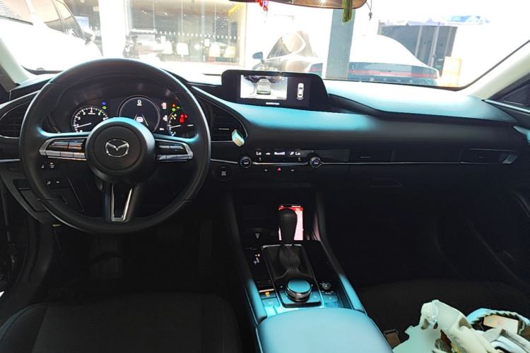 Used Mazda 3 Axela 2021 2.0L Automatic ZhiXuan Edition Center Console