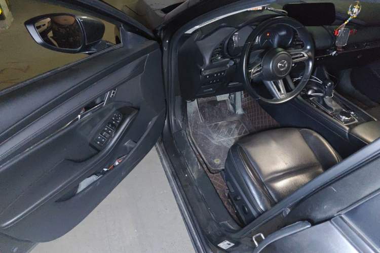 Used Mazda 3 Axela 2021 2.0L Automatic Zhiyao Edition Driver Seat