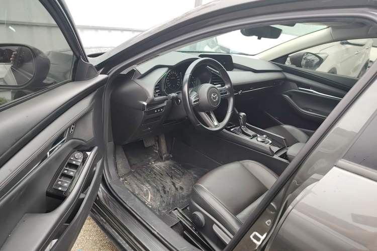 Used Mazda 3 Axela 2021 2.0L Automatic Zhiya Edition Driver Seat