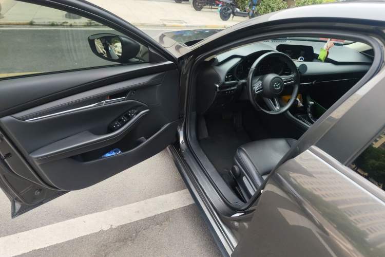 Used Mazda 3 Axela 2021 2.0L Automatic Zhiya Edition Driver Seat