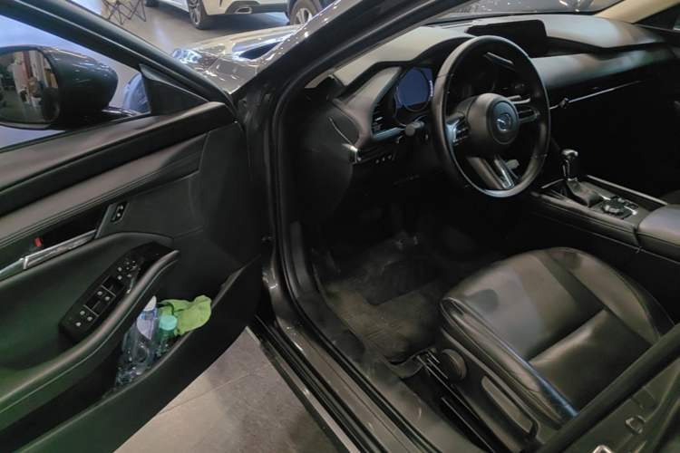 Used Mazda 3 Axela 2021 2.0L Automatic Zhiya Edition Driver Seat