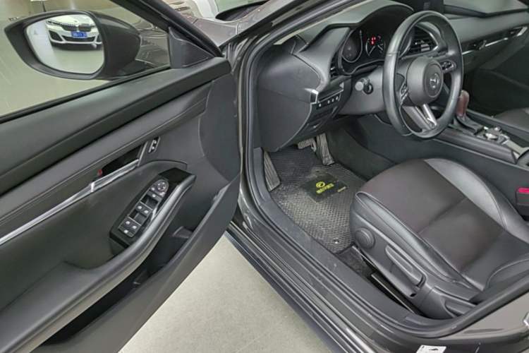 Used Mazda 3 Axela 2021 2.0L Automatic ZhiXuan Edition Driver Seat