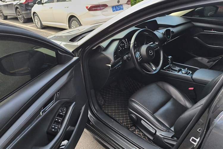 Used Mazda 3 Axela 2021 2.0L Automatic Zhiya Edition Driver Seat