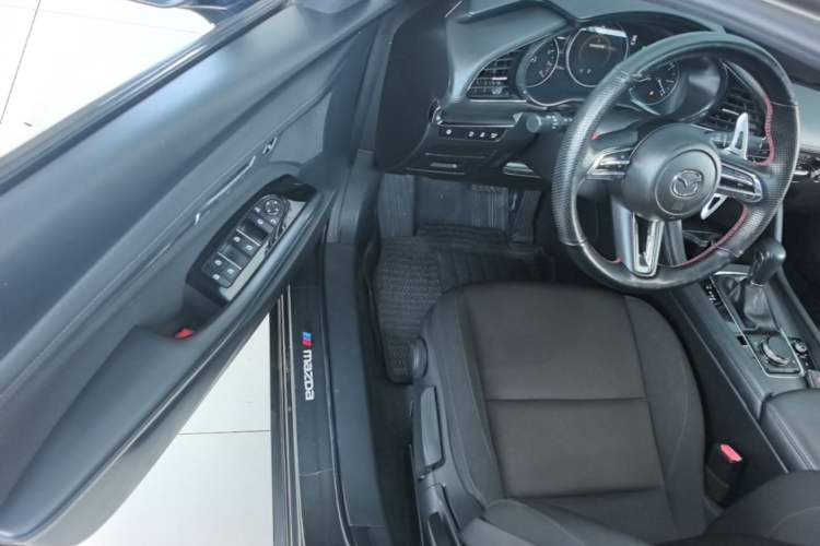 Used Mazda 3 Axela 2021 2.0L Automatic ZhiXuan Edition Driver Seat