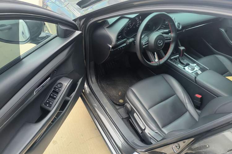Used Mazda 3 Axela 2021 2.0L Automatic ZhiXuan Edition Driver Seat
