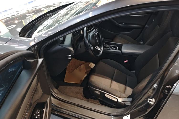 Used Mazda 3 Axela 2021 2.0L Automatic ZhiXuan Edition Driver Seat