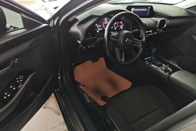 Used Mazda 3 Axela 2021 2.0L Automatic ZhiXuan Edition Driver Seat