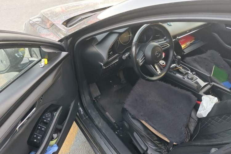 Used Mazda 3 Axela 2021 2.0L Automatic ZhiXuan Edition Driver Seat