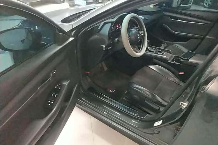 Used Mazda 3 Axela 2021 2.0L Automatic Zhiqing Edition Driver Seat