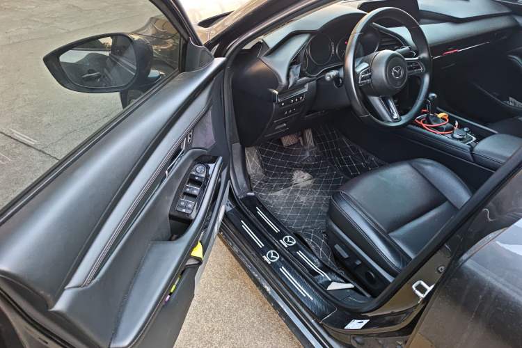 Used Mazda 3 Axela 2021 2.0L Automatic Zhi Rui Edition Driver Seat
