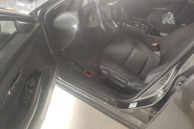 Used Mazda 3 Axela 2021 2.0L Automatic ZhiXuan Edition Driver Seat