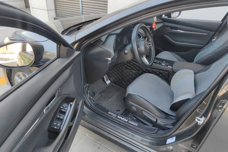 Used Mazda 3 Axela 2021 2.0L Automatic Zhiya Edition Driver Seat
