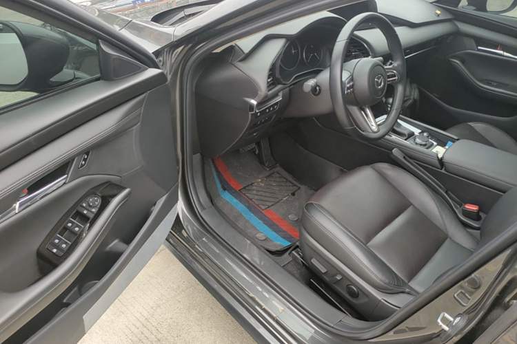 Used Mazda 3 Axela 2021 2.0L Automatic Zhiyao Edition Driver Seat