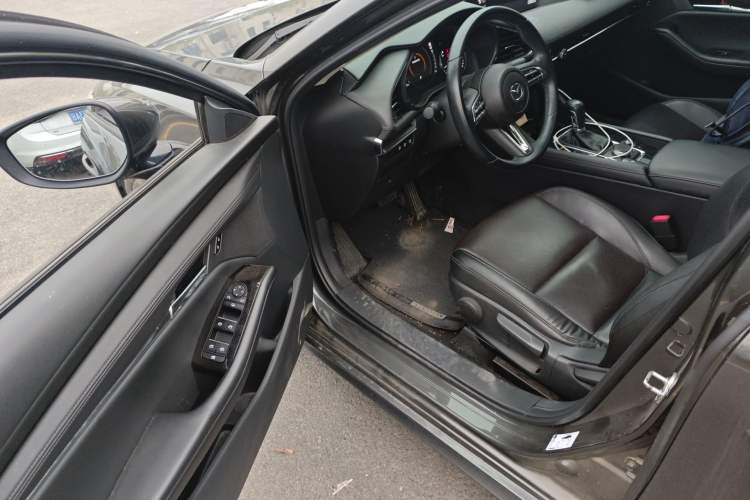 Used Mazda 3 Axela 2021 2.0L Automatic Zhiya Edition Driver Seat