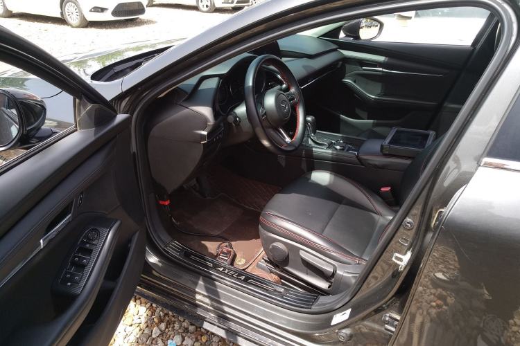 Used Mazda 3 Axela 2021 2.0L Automatic ZhiXuan Edition Driver Seat
