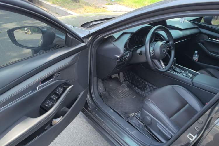 Used Mazda 3 Axela 2021 2.0L Automatic Zhiya Edition Driver Seat
