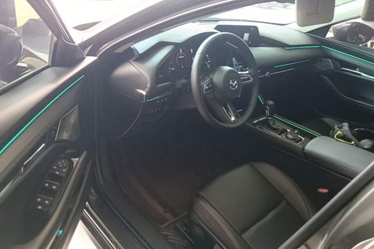 Used Mazda 3 Axela 2021 2.0L Automatic ZhiXuan Edition Driver Seat