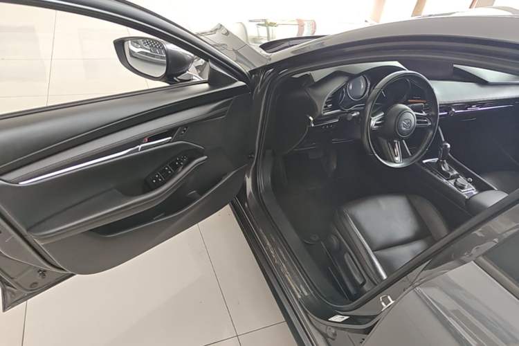 Used Mazda 3 Axela 2021 2.0L Automatic Zhiya Edition Driver Seat
