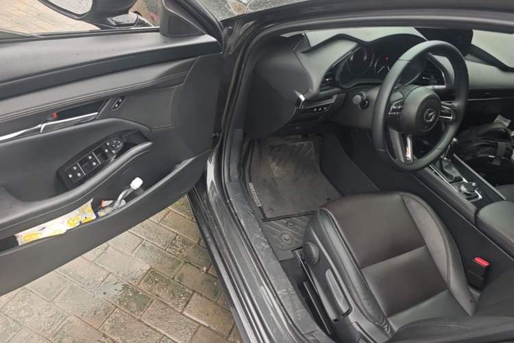 Used Mazda 3 Axela 2021 2.0L Automatic Zhiya Edition Driver Seat