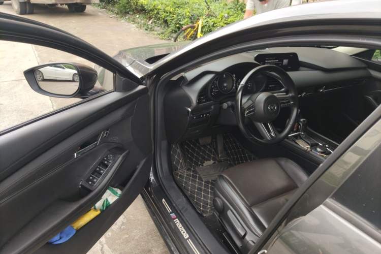 Used Mazda 3 Axela 2021 2.0L Automatic Zhiya Edition Driver Seat