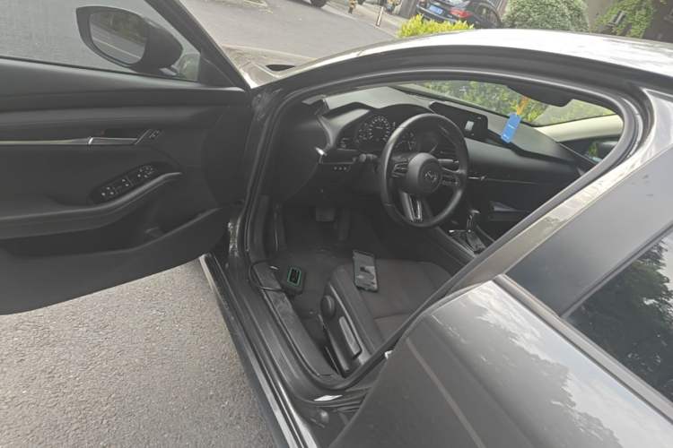 Used Mazda 3 Axela 2021 2.0L Automatic ZhiXuan Edition Driver Seat