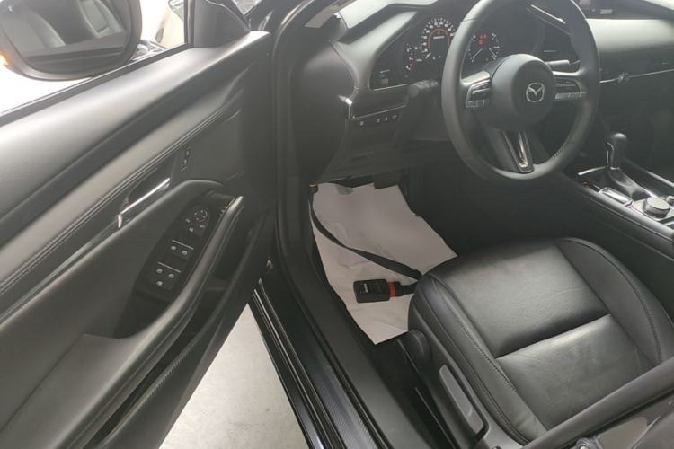 Used Mazda 3 Axela 2021 2.0L Automatic Zhiya Edition Driver Seat