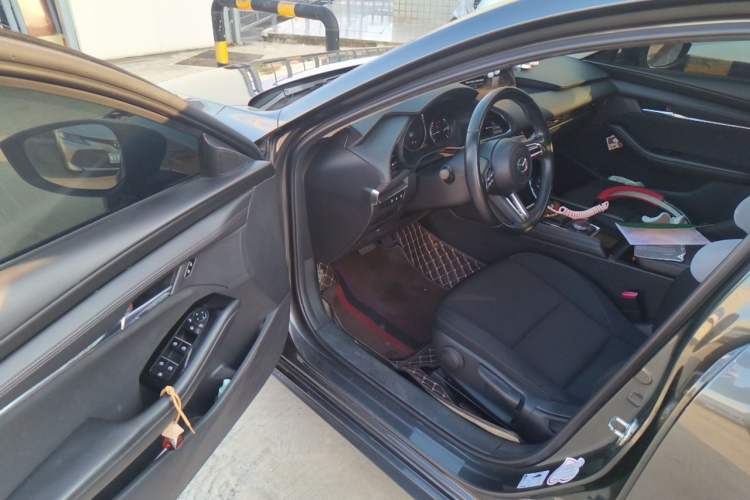 Used Mazda 3 Axela 2021 2.0L Automatic ZhiXuan Edition Driver Seat