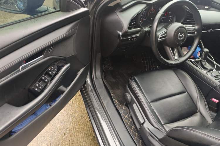 Used Mazda 3 Axela 2021 2.0L Automatic ZhiXuan Edition Driver Seat