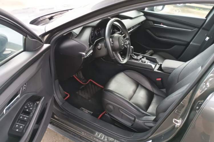 Used Mazda 3 Axela 2021 2.0L Automatic Zhiya Edition Driver Seat