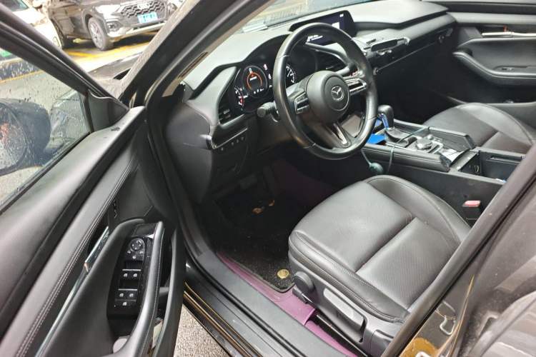Used Mazda 3 Axela 2021 2.0L Automatic ZhiXuan Edition Driver Seat