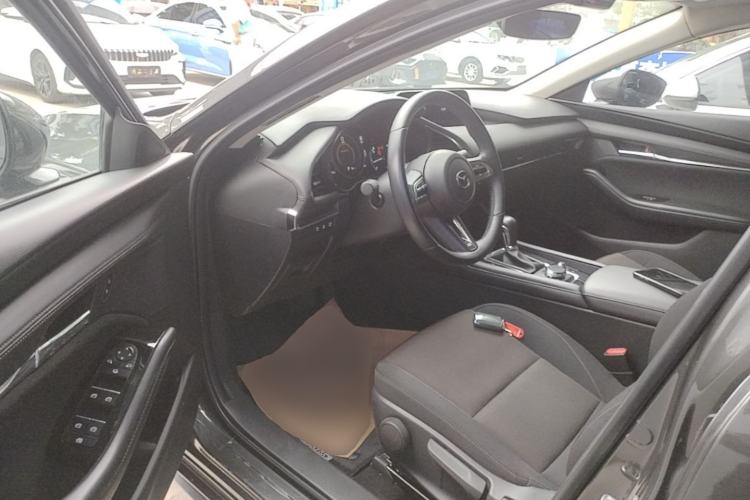 Used Mazda 3 Axela 2021 2.0L Automatic ZhiXuan Edition Driver Seat