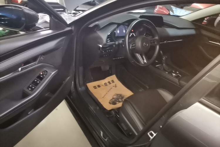 Used Mazda 3 Axela 2021 2.0L Automatic Zhi Rui Edition Driver Seat