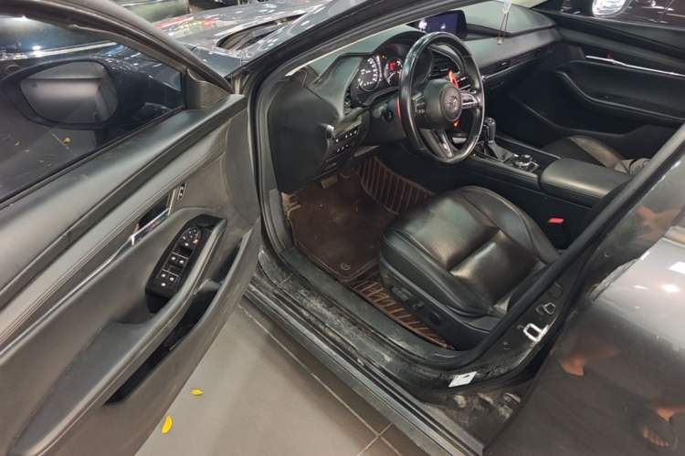 Used Mazda 3 Axela 2021 2.0L Automatic Zhiyao Edition Driver Seat