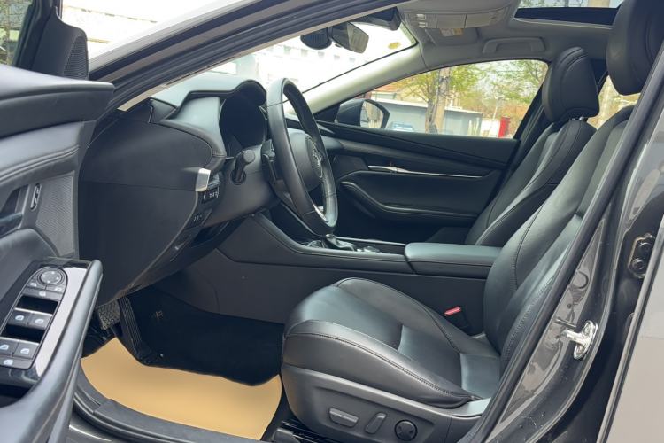 Used Mazda 3 Axela 2021 2.0L Automatic Zhiyao Edition Driver Seat