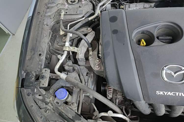 Used Mazda 3 Axela 2021 2.0L Automatic ZhiXuan Edition Engine Bay Right