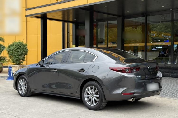 Used Mazda 3 Axela 2021 1.5L Manual ZhiMei Edition Exterior 1