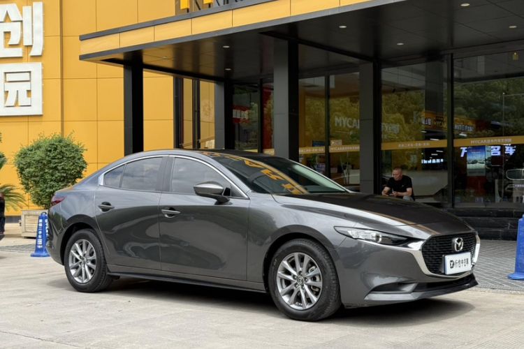 Used Mazda 3 Axela 2021 1.5L Manual ZhiMei Edition Exterior 10