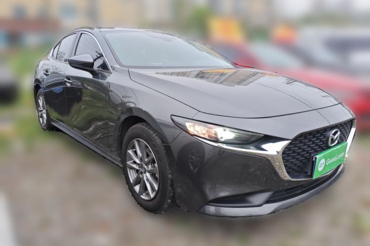 Used Mazda 3 Axela 2021 1.5L Automatic ZhiMei Edition Exterior 2