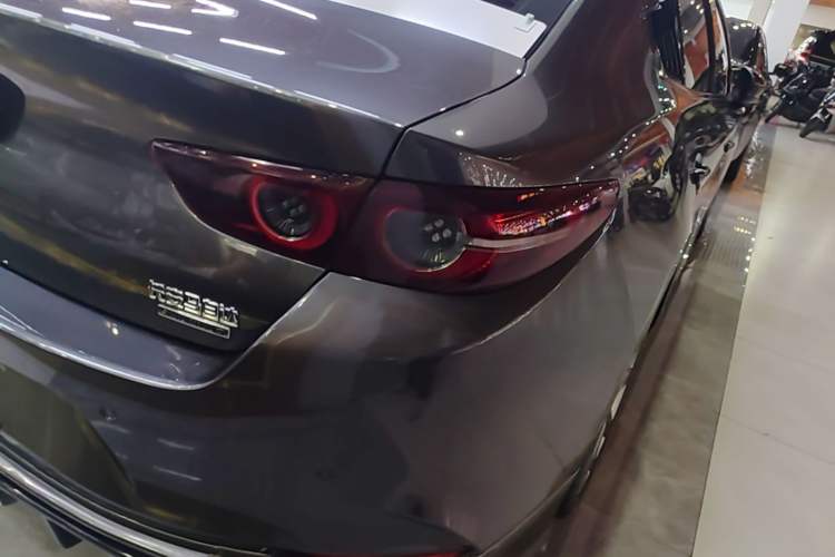 Used Mazda 3 Axela 2021 2.0L Automatic Zhiya Edition Exterior 3