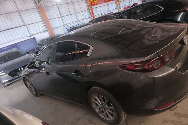 Used Mazda 3 Axela 2021 1.5L Manual ZhiMei Edition Exterior 3