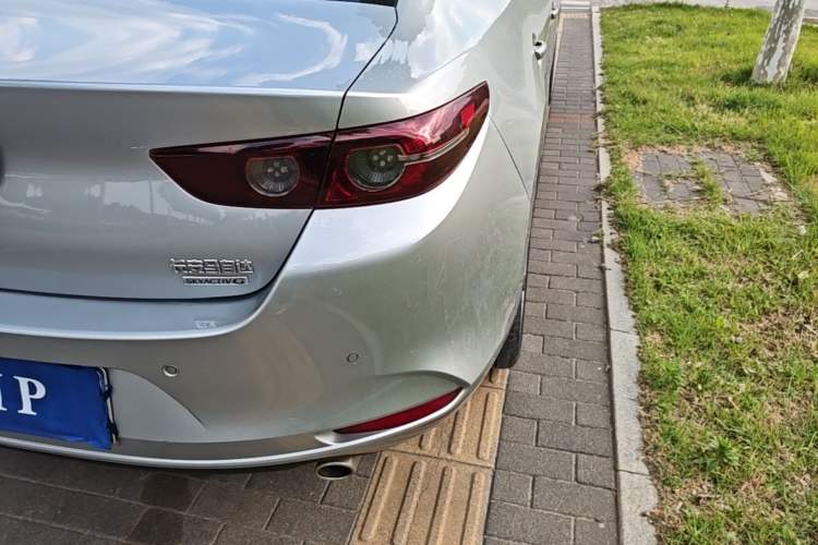 Used Mazda 3 Axela 2021 2.0L Automatic ZhiXuan Edition Exterior 3
