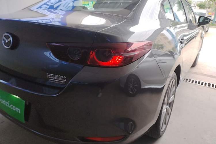 Used Mazda 3 Axela 2021 2.0L Automatic ZhiXuan Edition Exterior 3