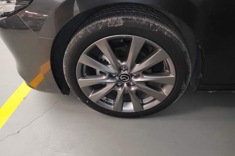 Used Mazda 3 Axela 2021 2.0L Automatic ZhiXuan Edition Exterior 4
