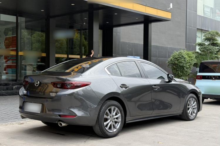 Used Mazda 3 Axela 2021 1.5L Manual ZhiMei Edition Exterior 7