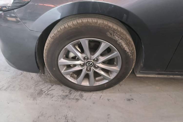 Used Mazda 3 Axela 2021 1.5L Manual ZhiMei Edition Exterior 7