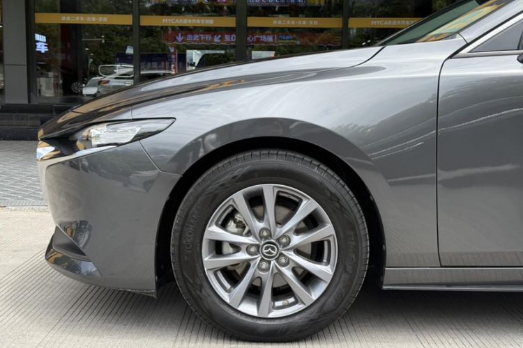 Used Mazda 3 Axela 2021 1.5L Manual ZhiMei Edition Exterior 8