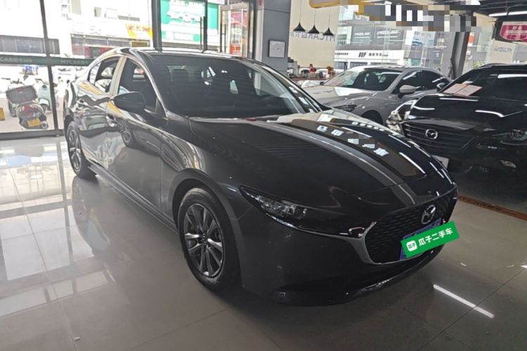 Used Mazda 3 Axela 2021 1.5L Manual ZhiMei Edition Front Right 45 Deg