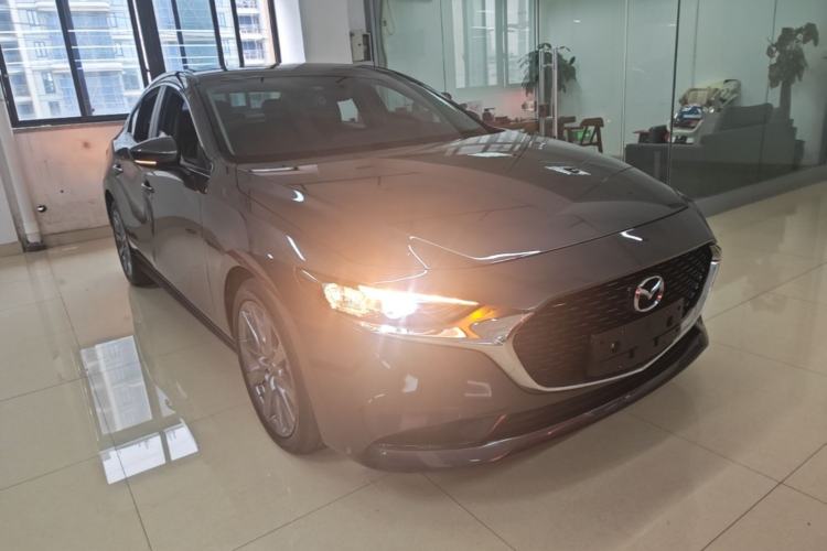 Used Mazda 3 Axela 2021 2.0L Automatic Zhiya Edition Front Right 45 Deg